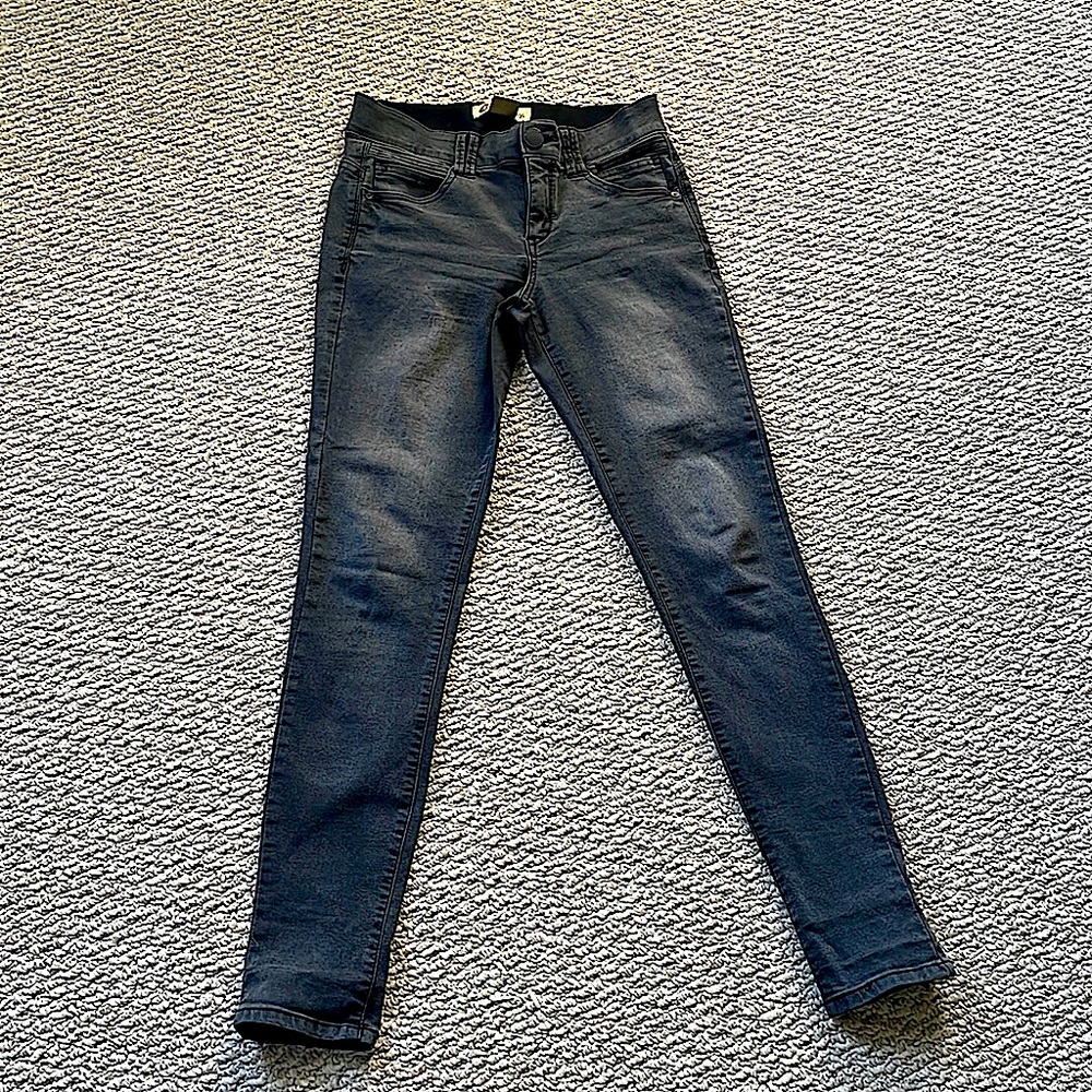 Gray wash, Democracy “Ab Solution” jeggings. 29” inseam. Size 4. Worn 2/3 times